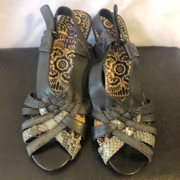 🔴 2 for $25 Indigo By Clark's Calabria Sandals size 10 - Picture 1 of 9